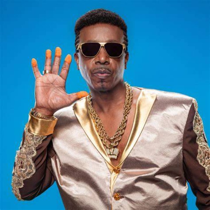 Unraveling the Wealth of a Hip-Hop Icon: MC Hammer's Net Worth